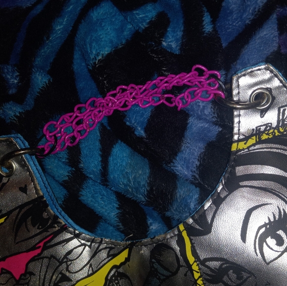 LAST CHANCE SALE ONLY $8 Metallic Monster High Purse w/Rhinestones blk & pink - Picture 3 of 10